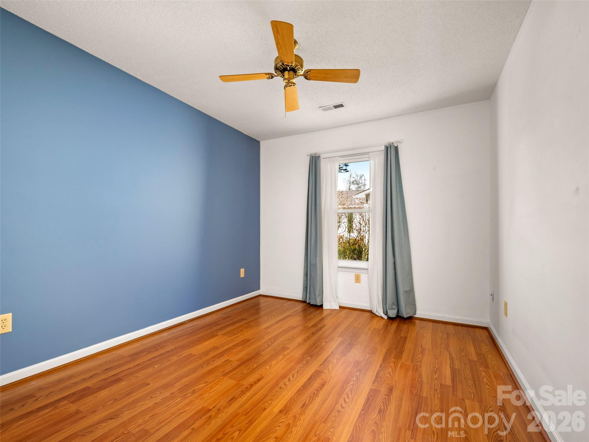 869 Sandburg Terrace - Photo 22