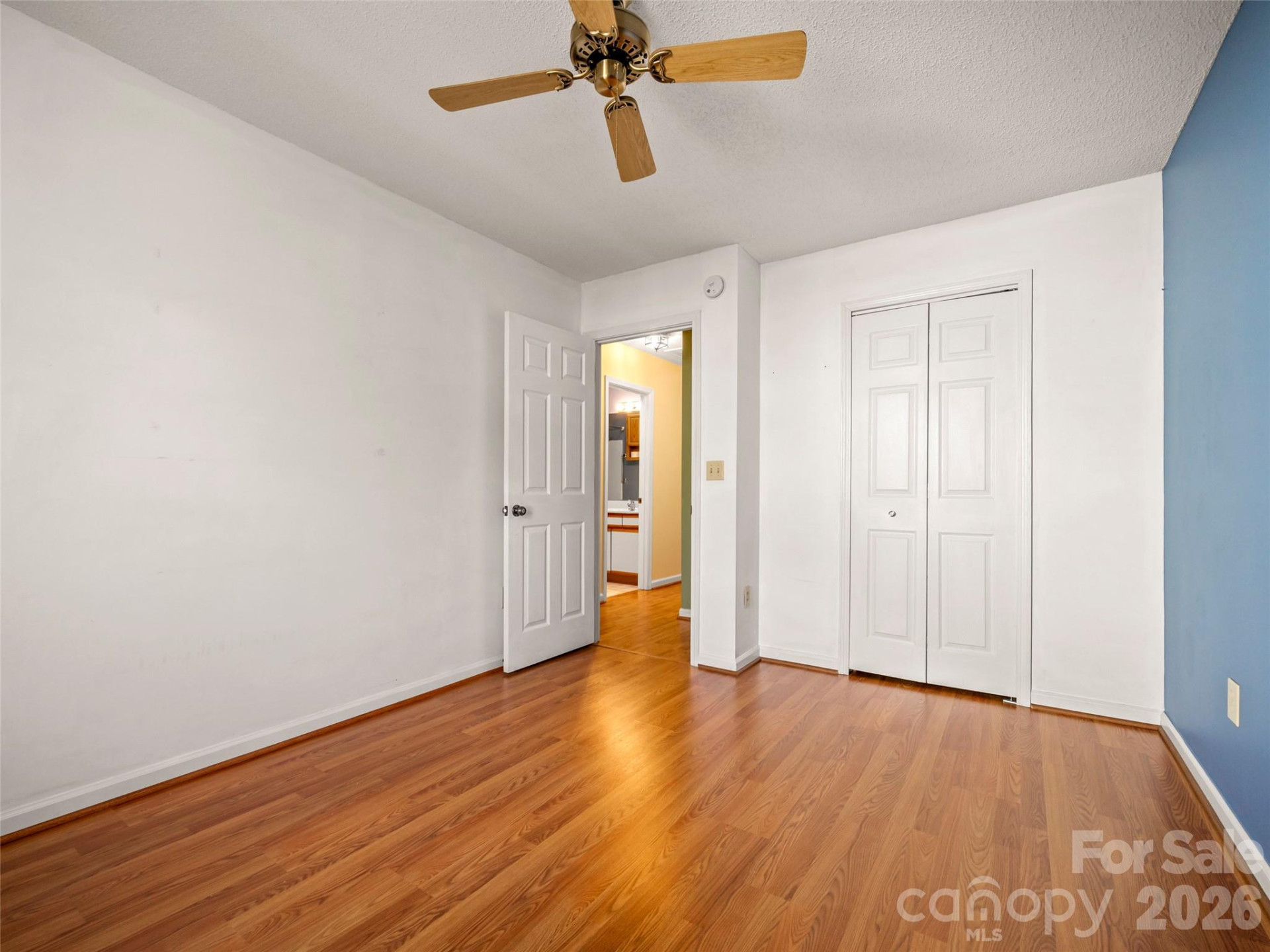 869 Sandburg Terrace - Photo 23