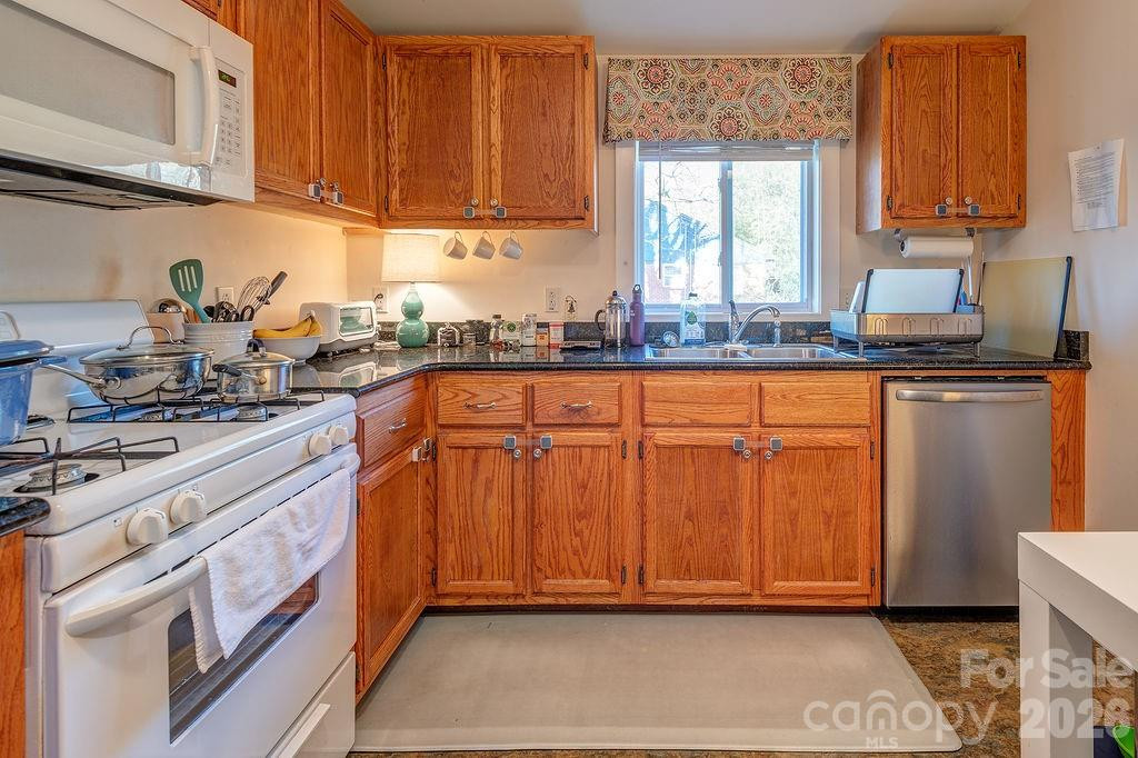 54 Liberty Street - Photo 18