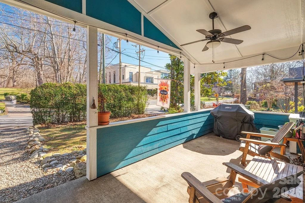 54 Liberty Street - Photo 3