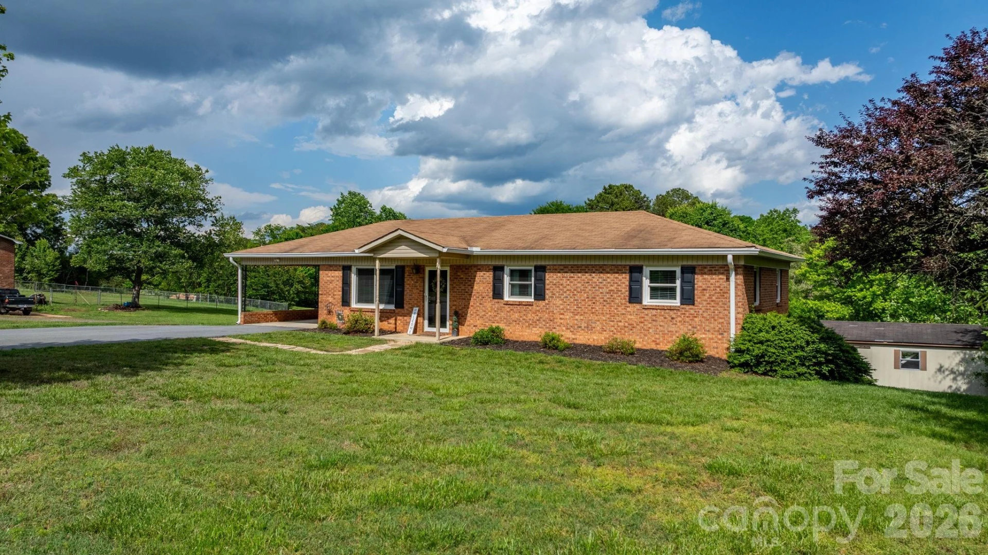 2609 Raintree Street - Photo 2