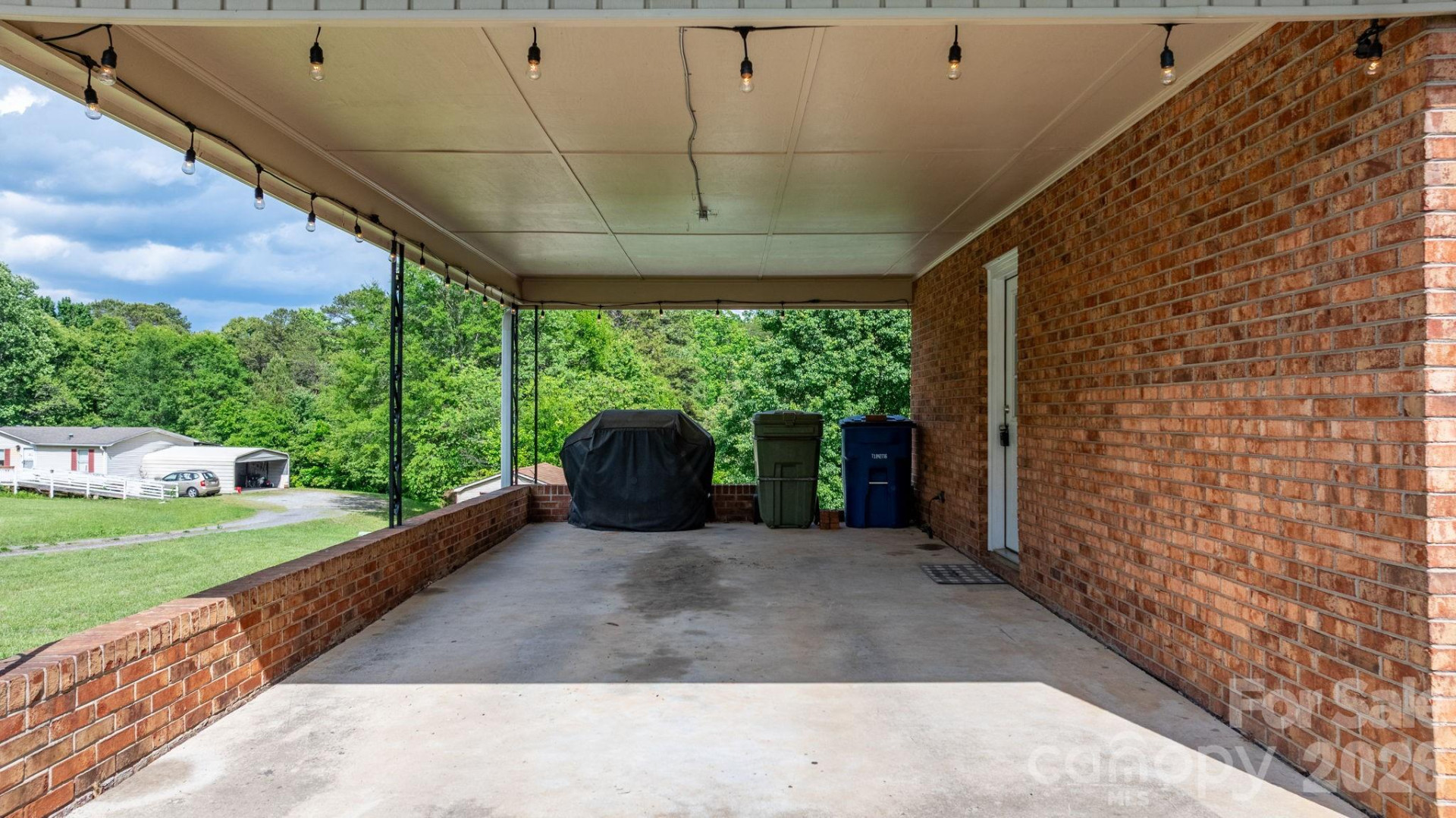 2609 Raintree Street - Photo 4