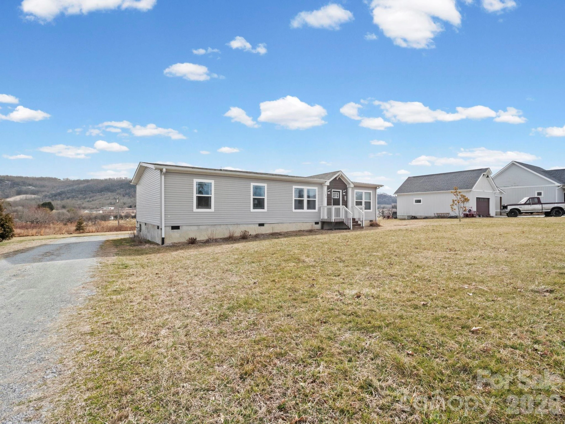 1796 Pilot Mountain Road - Photo 3