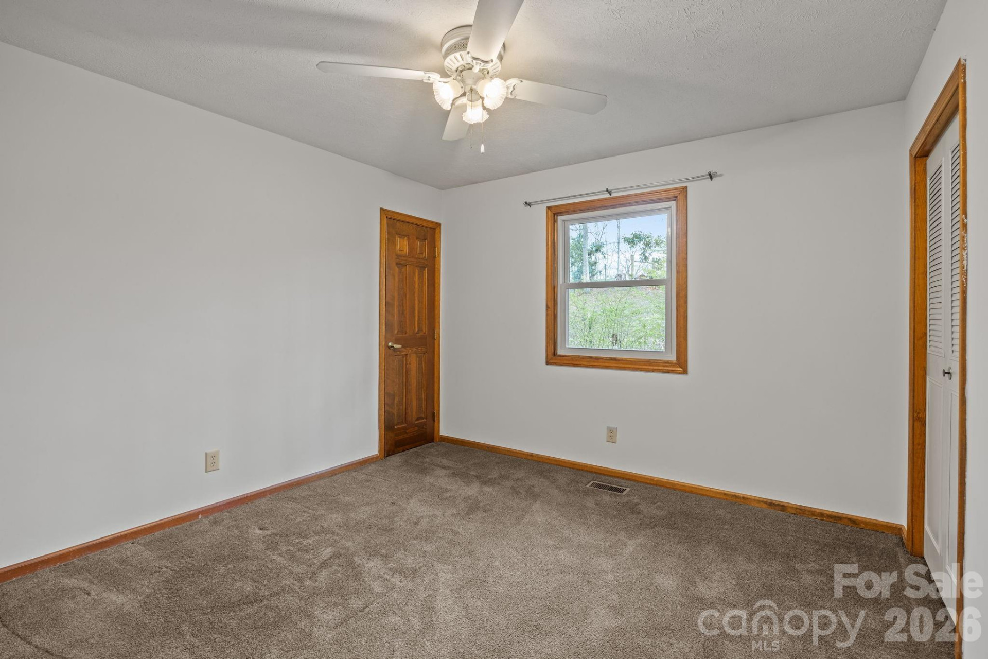 411 Overhill Drive - Photo 15