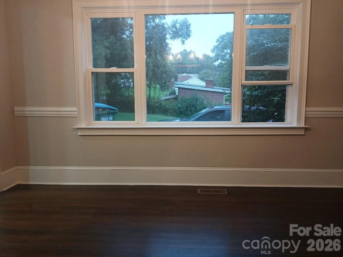 105 Inman Avenue - Photo 10