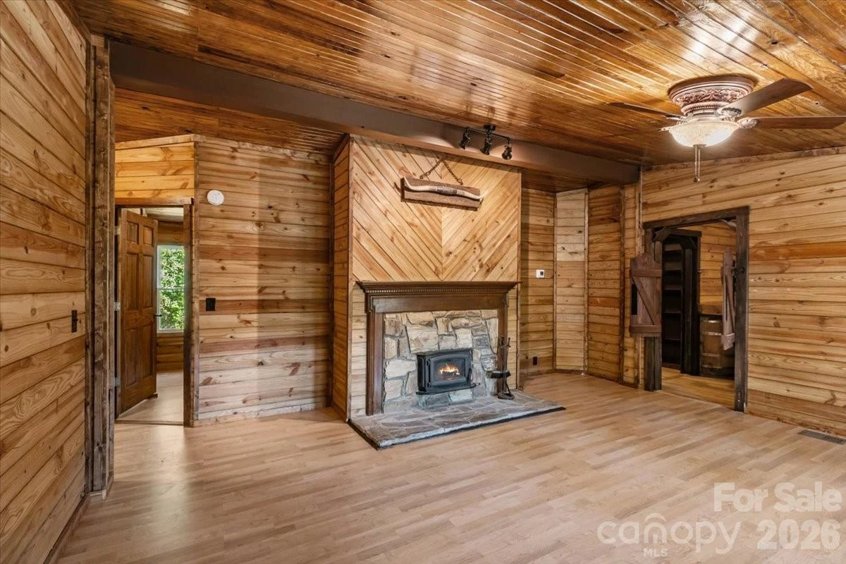 1050 Wyatt Town Road - Photo 4