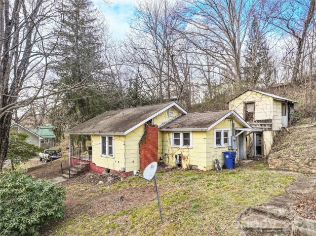 75 Travis Street, Clyde, NC, 28721