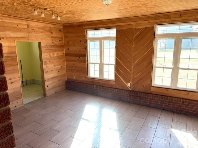 5376 Rhoney Road - Photo 6
