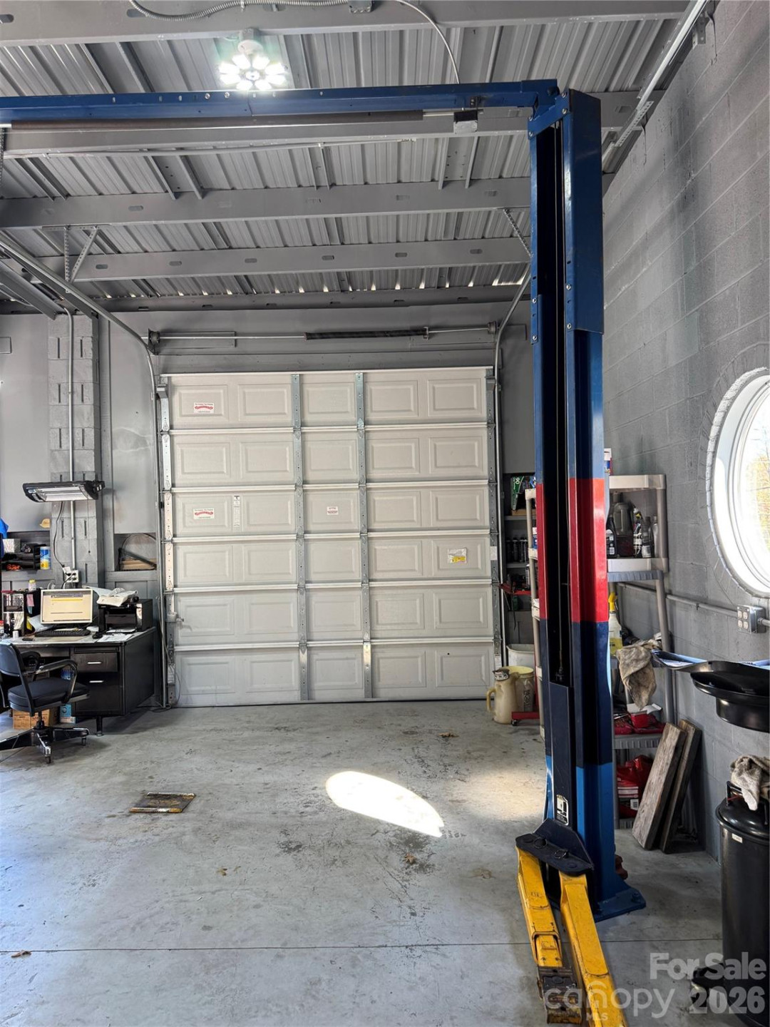 527 E Mills Street - Photo 4