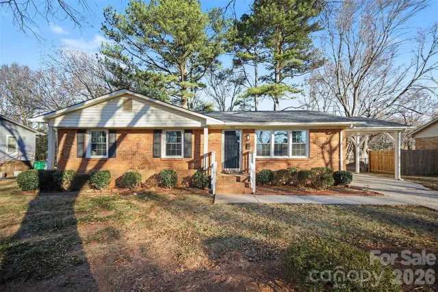 1733 Pondella Drive