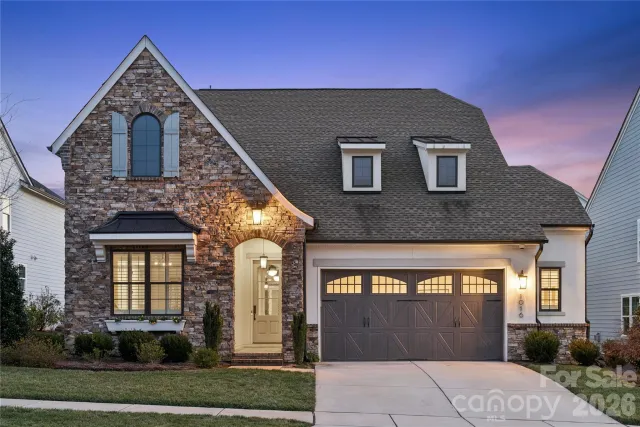 1016 Thatcher Way
