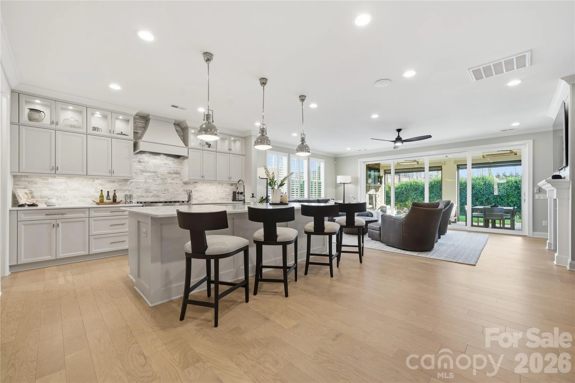 1016 Thatcher Way - Photo 2