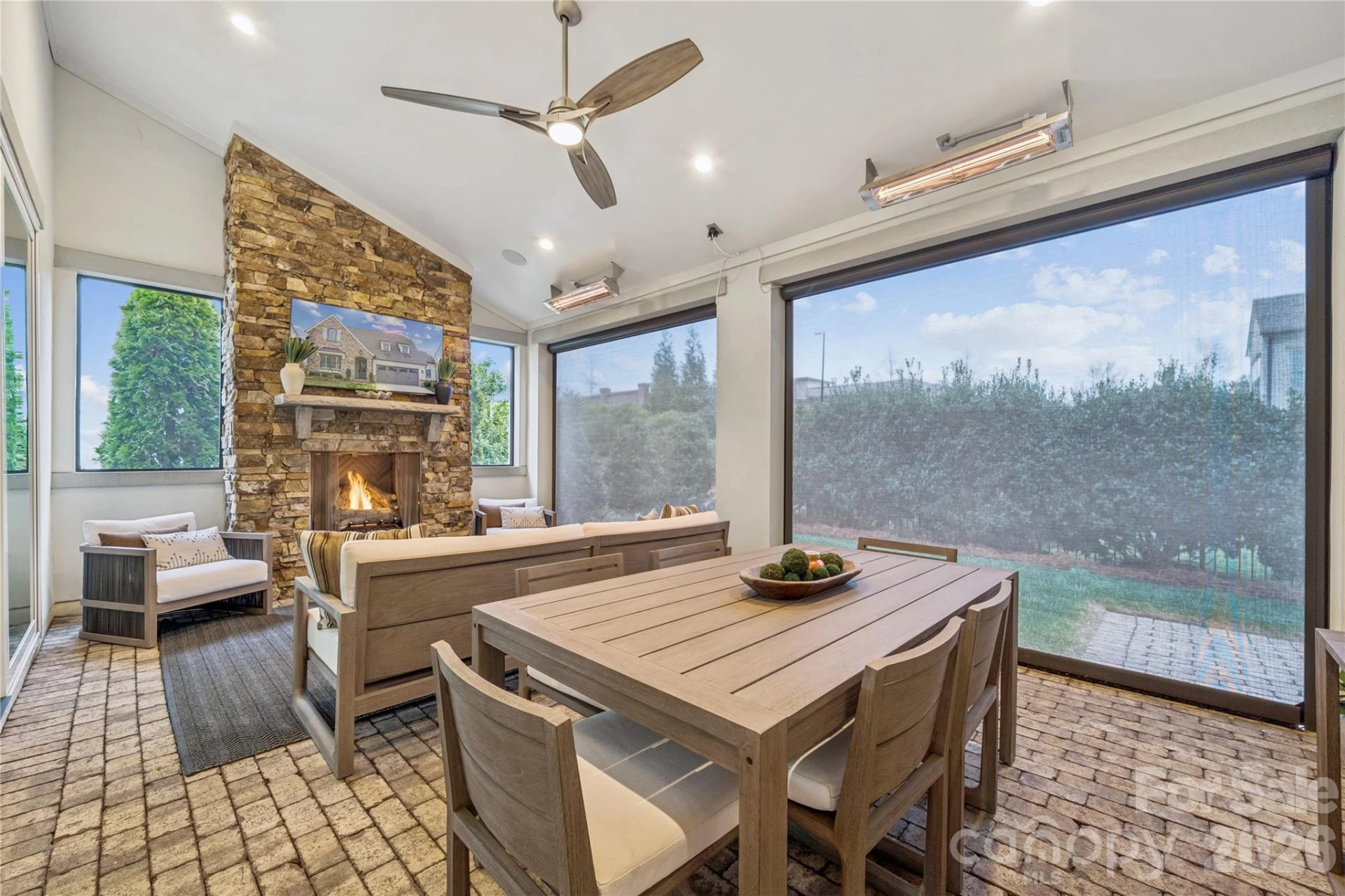 1016 Thatcher Way - Photo 24