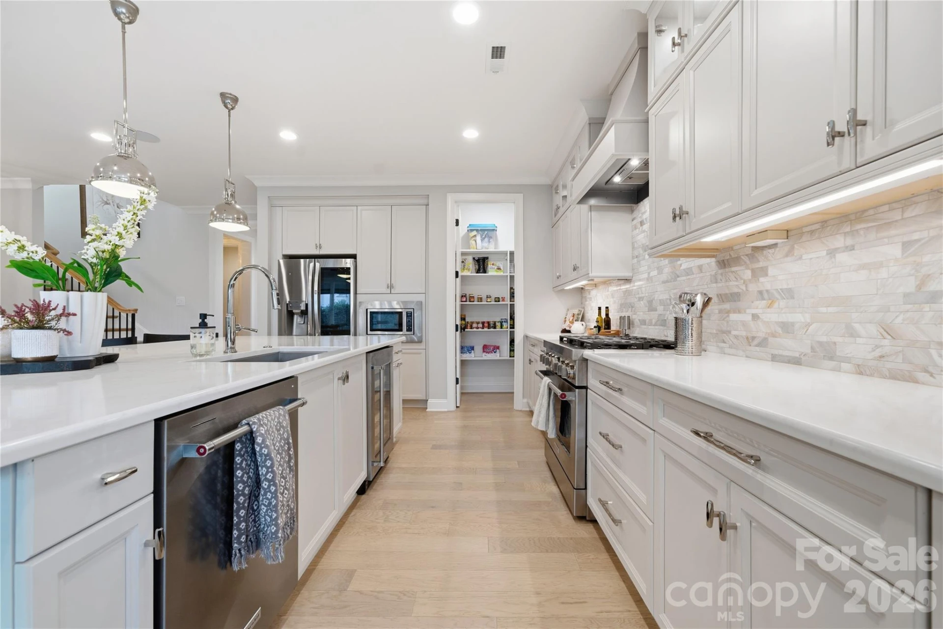 1016 Thatcher Way - Photo 7