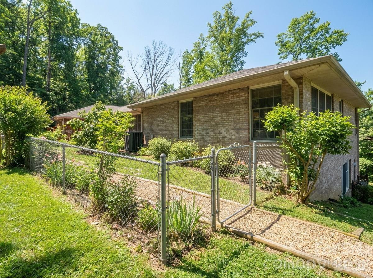 310 Claremont Drive - Photo 39