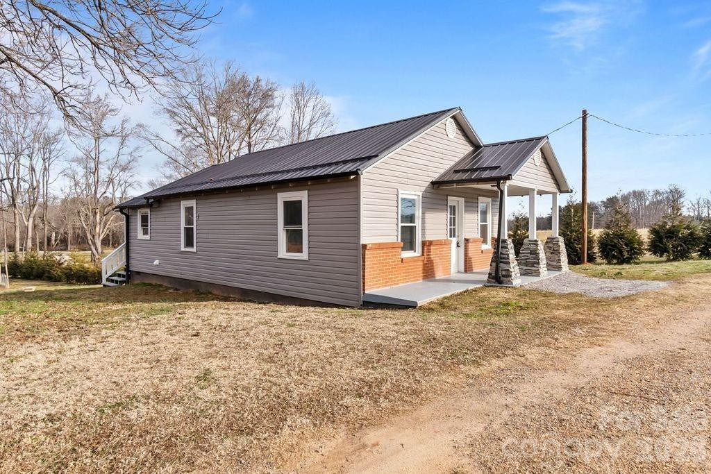 4582 Burkemont Road - Photo 2