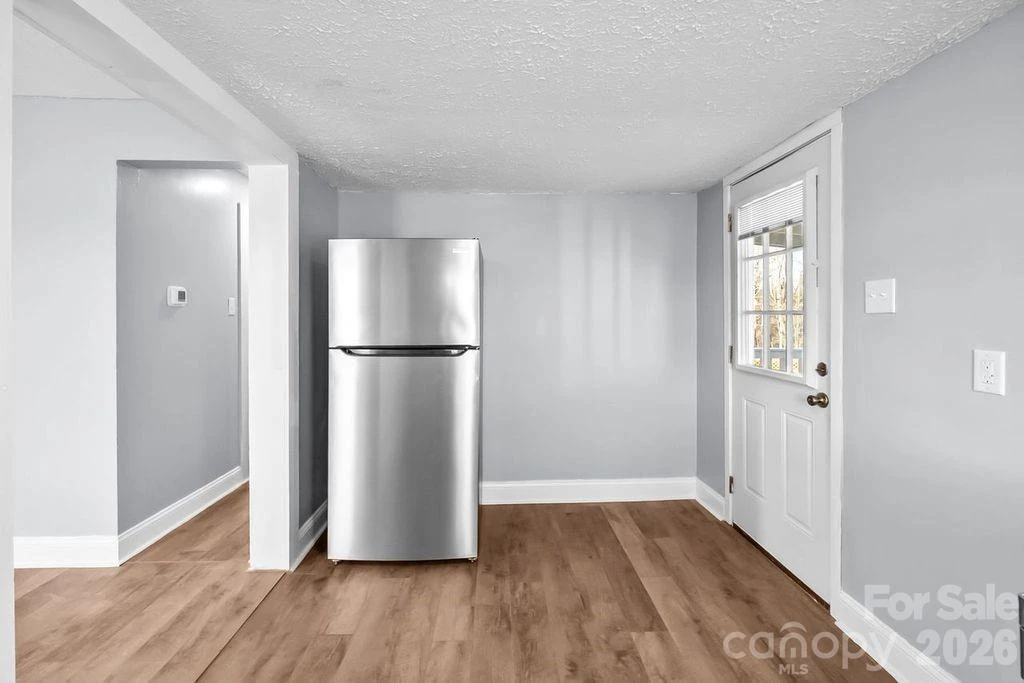 4582 Burkemont Road - Photo 4