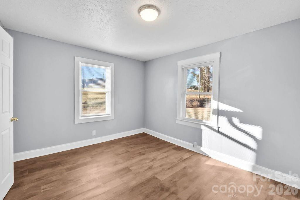 4582 Burkemont Road - Photo 5