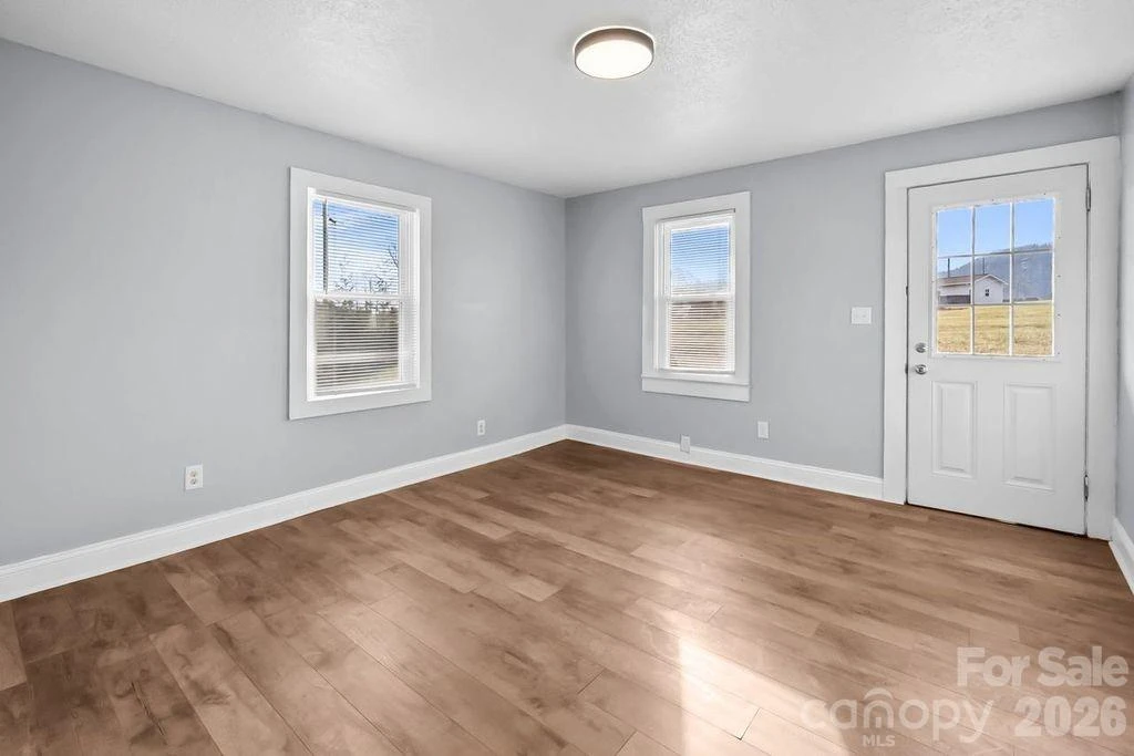 4582 Burkemont Road - Photo 6