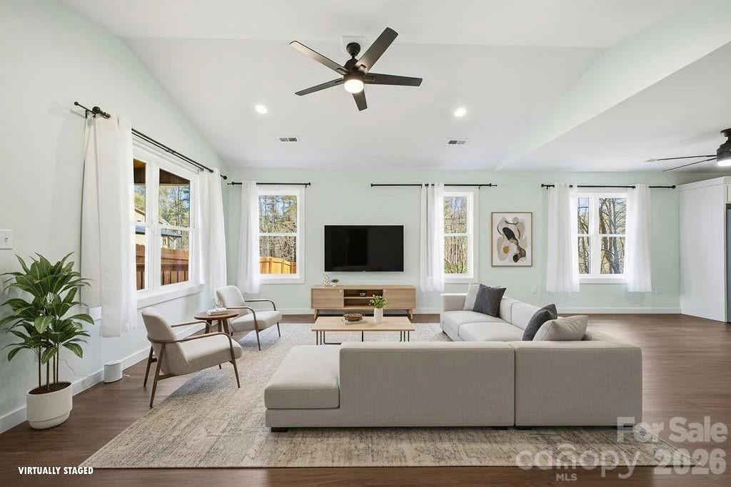 224 Walt Drive - Photo 3