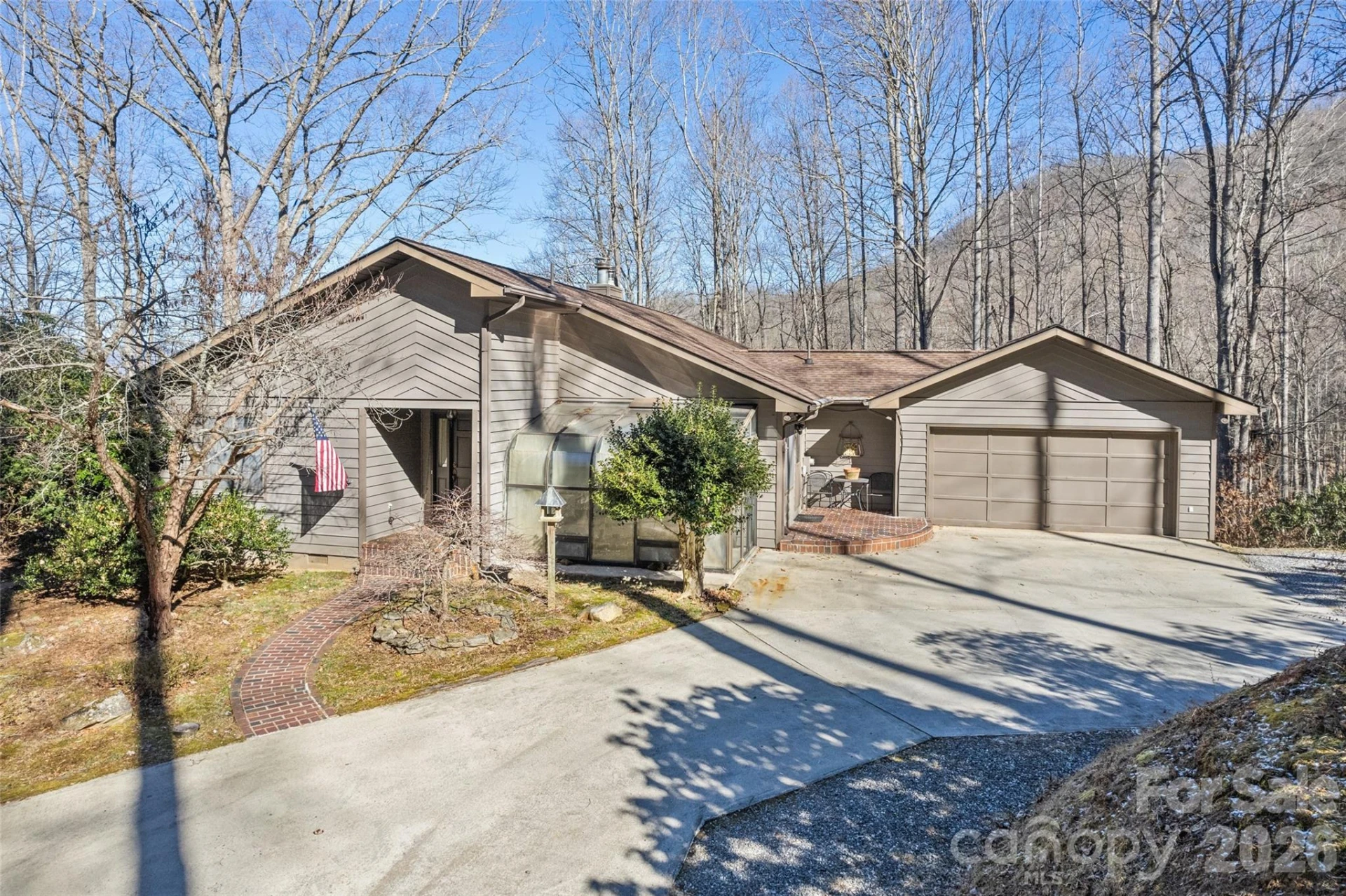 831 Forest Run Road