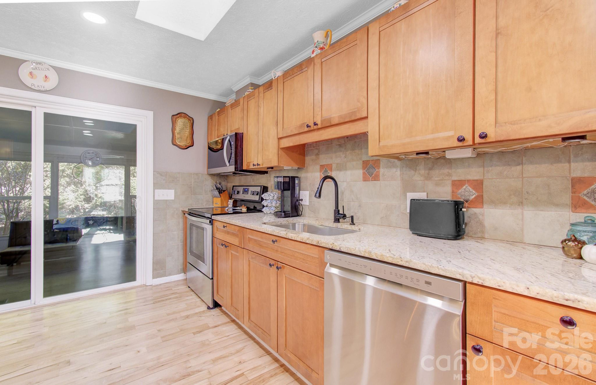 308 London Road - Photo 10