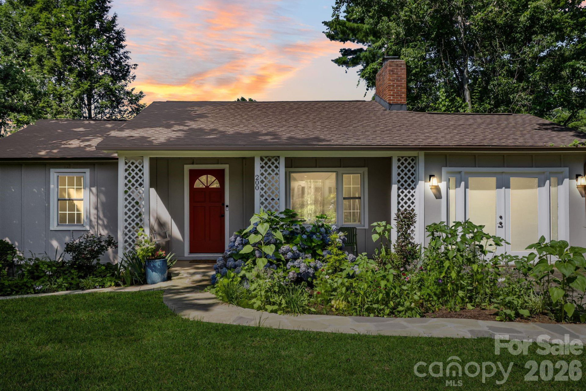 200 Aurora Drive - Photo 3