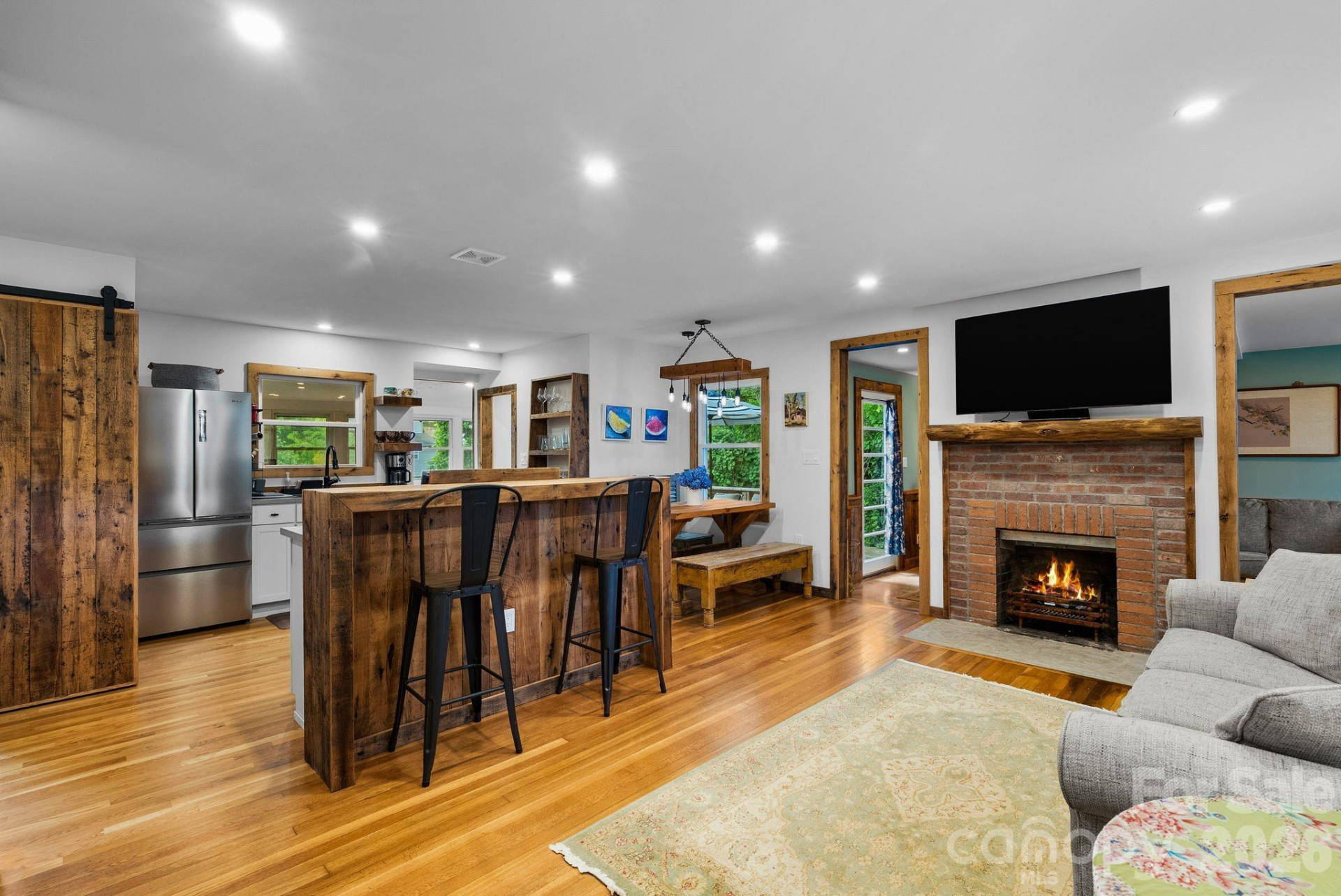 200 Aurora Drive - Photo 7