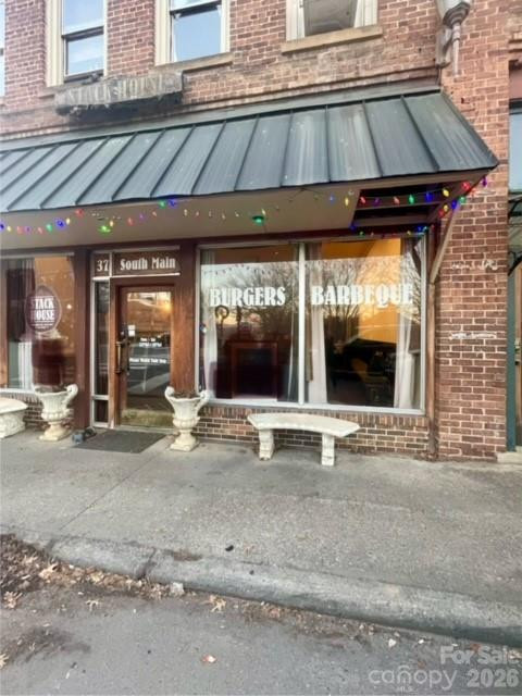 37 Main Street - Photo 2