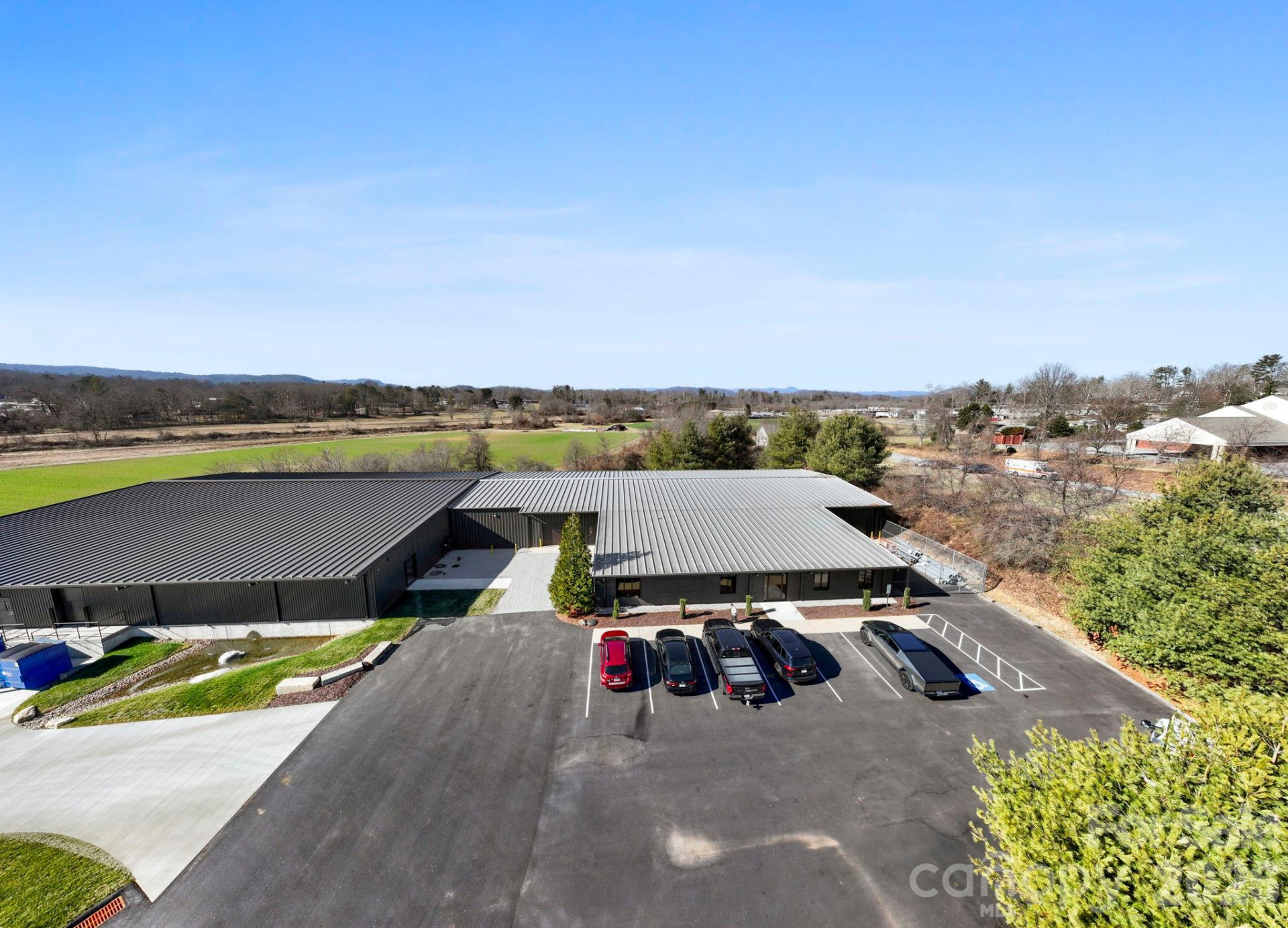 110 Commercial Boulevard - Photo 43