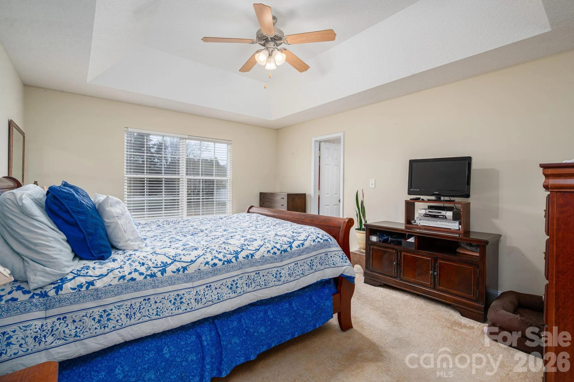 104 Lakewood Drive - Photo 2