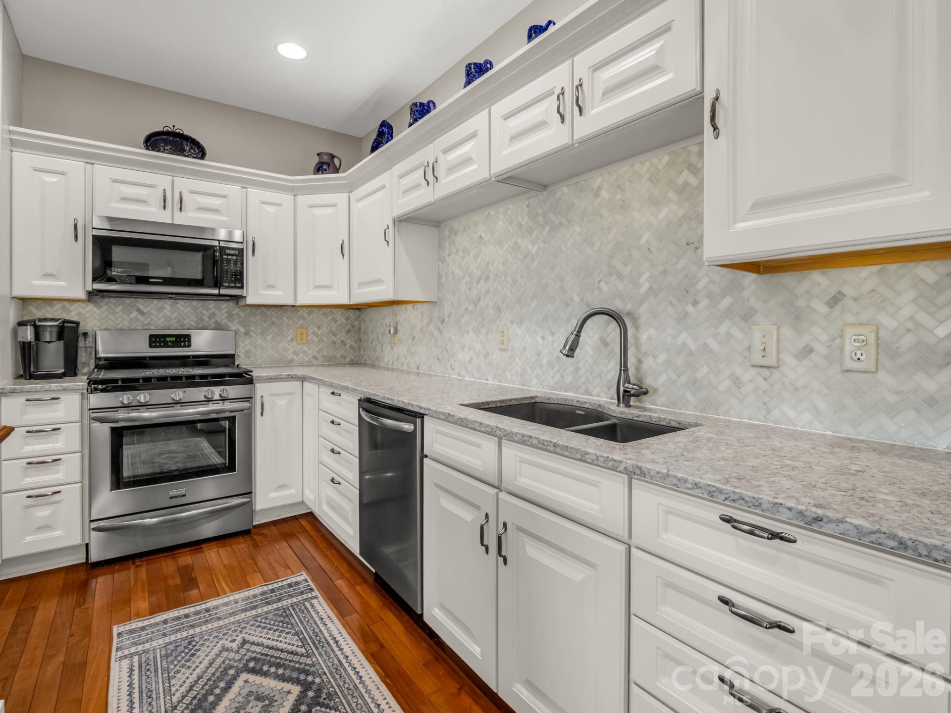 358 Whitney Boulevard - Photo 14