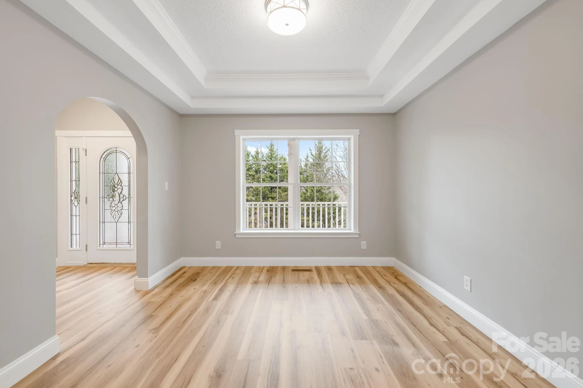 402 Sweetbriar Road - Photo 2