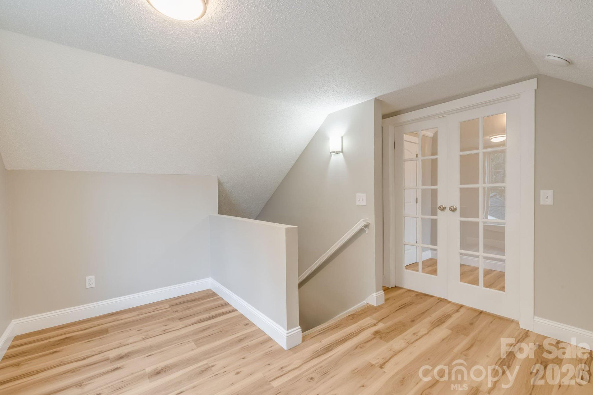402 Sweetbriar Road - Photo 18