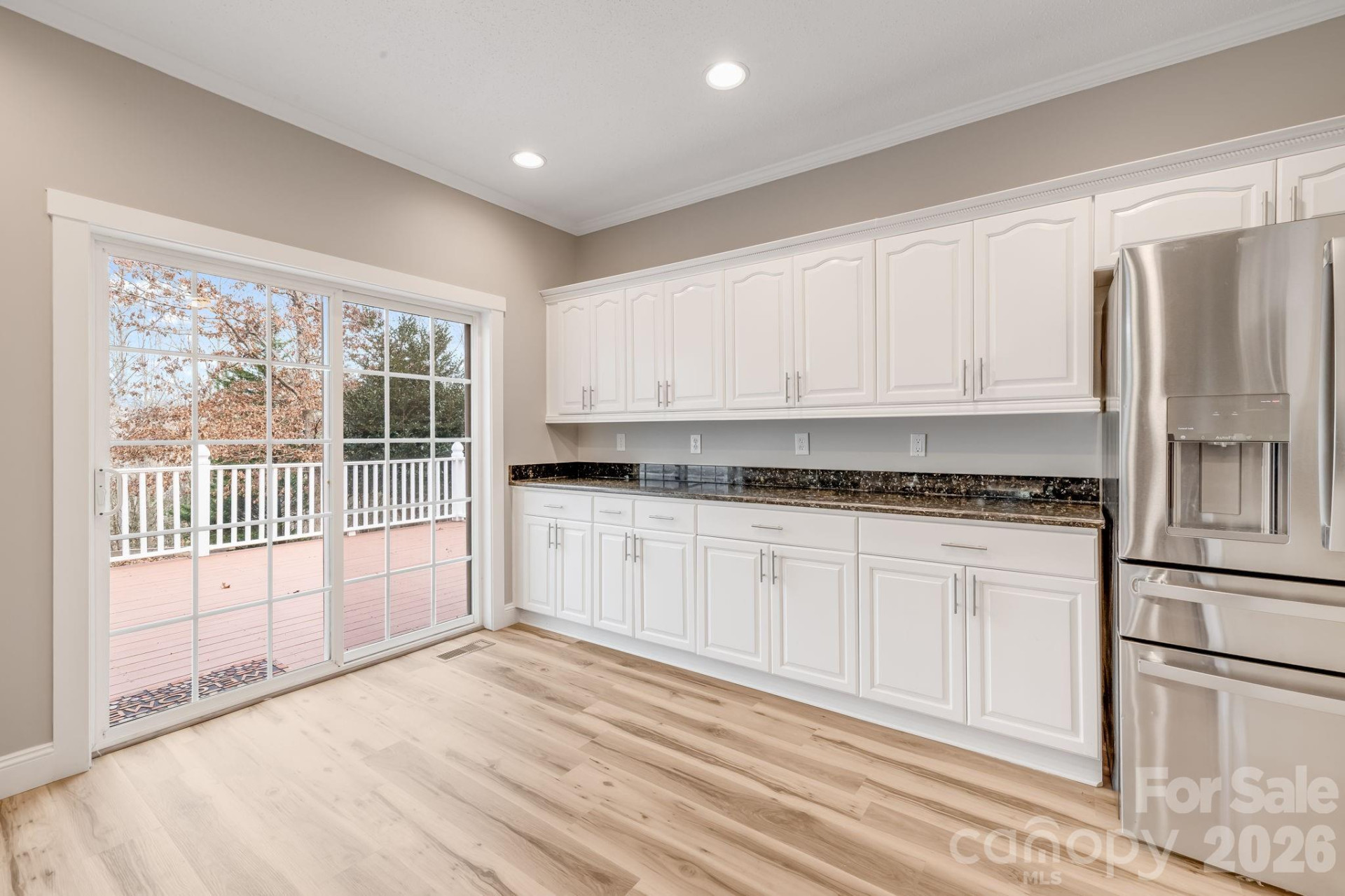402 Sweetbriar Road - Photo 5