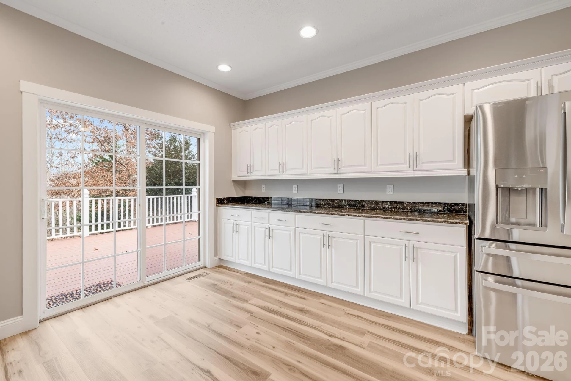402 Sweetbriar Road - Photo 5