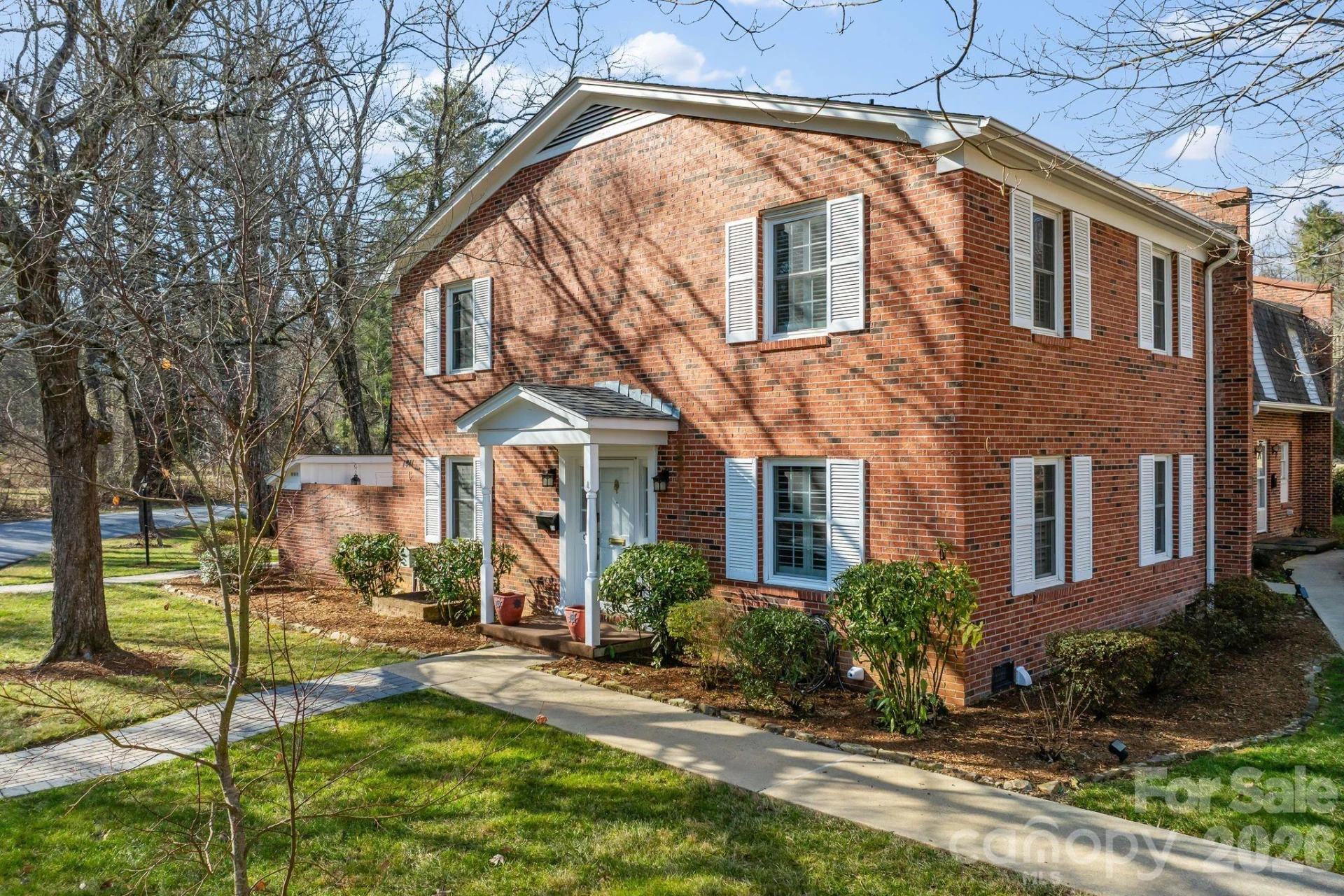 1411 Kensington Road - Photo 3