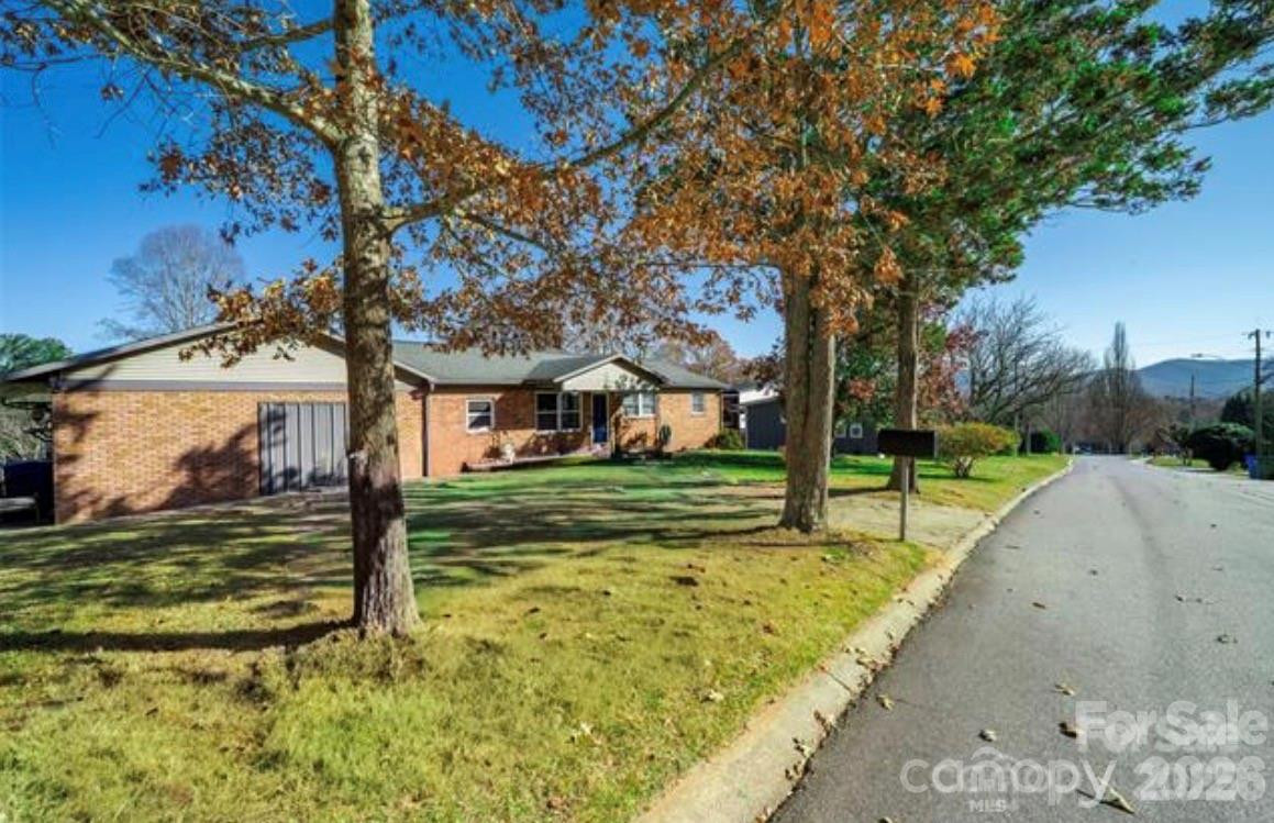 39 Pershing Road - Photo 3