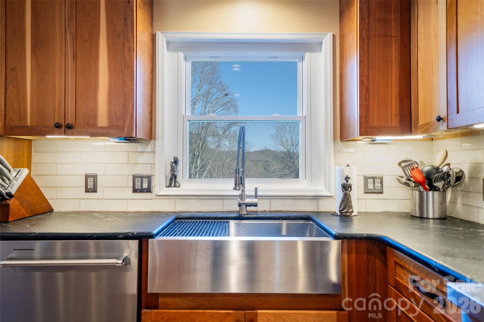 39 Pershing Road - Photo 6