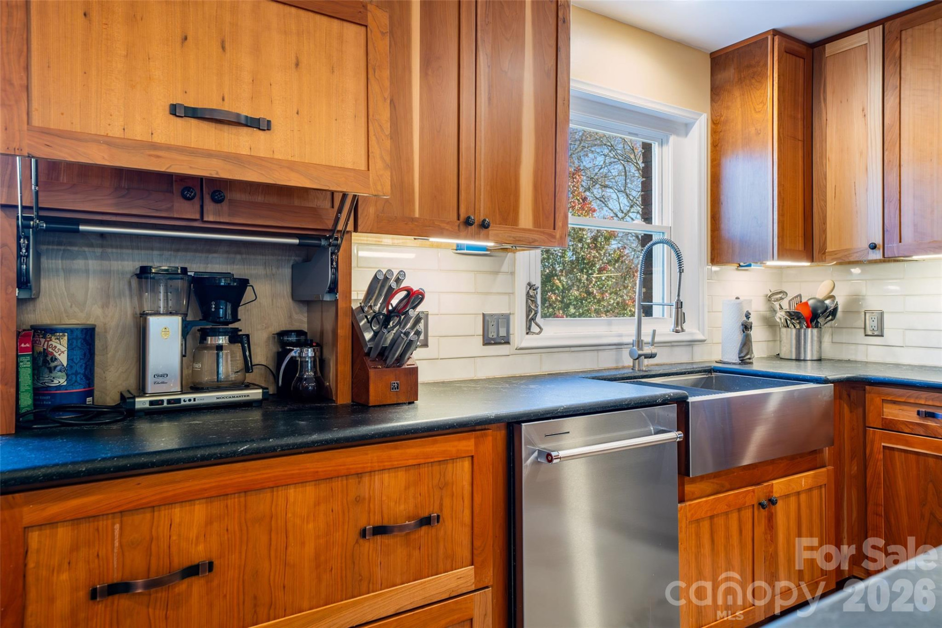 39 Pershing Road - Photo 10