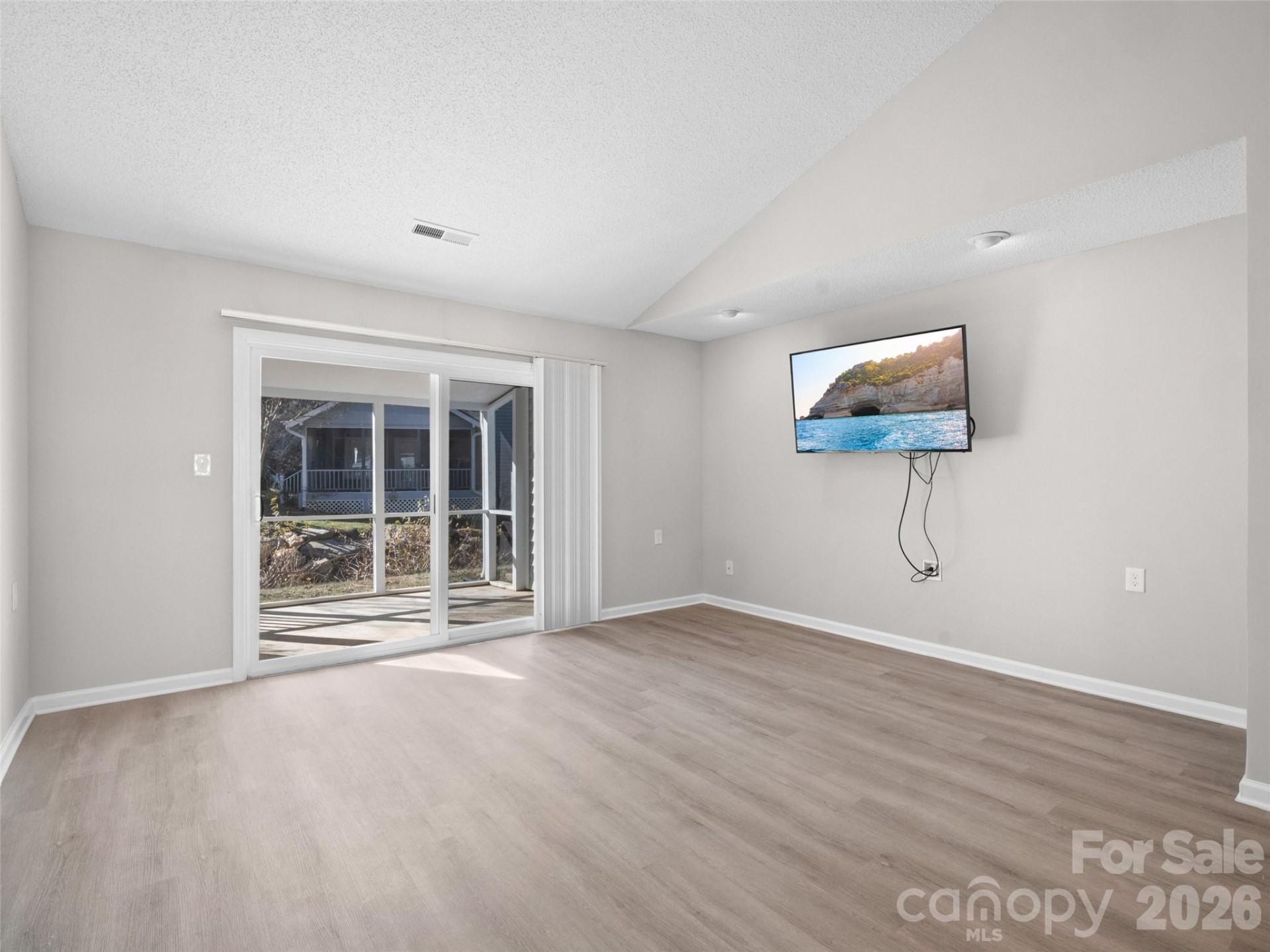 102 Llama Way - Photo 4