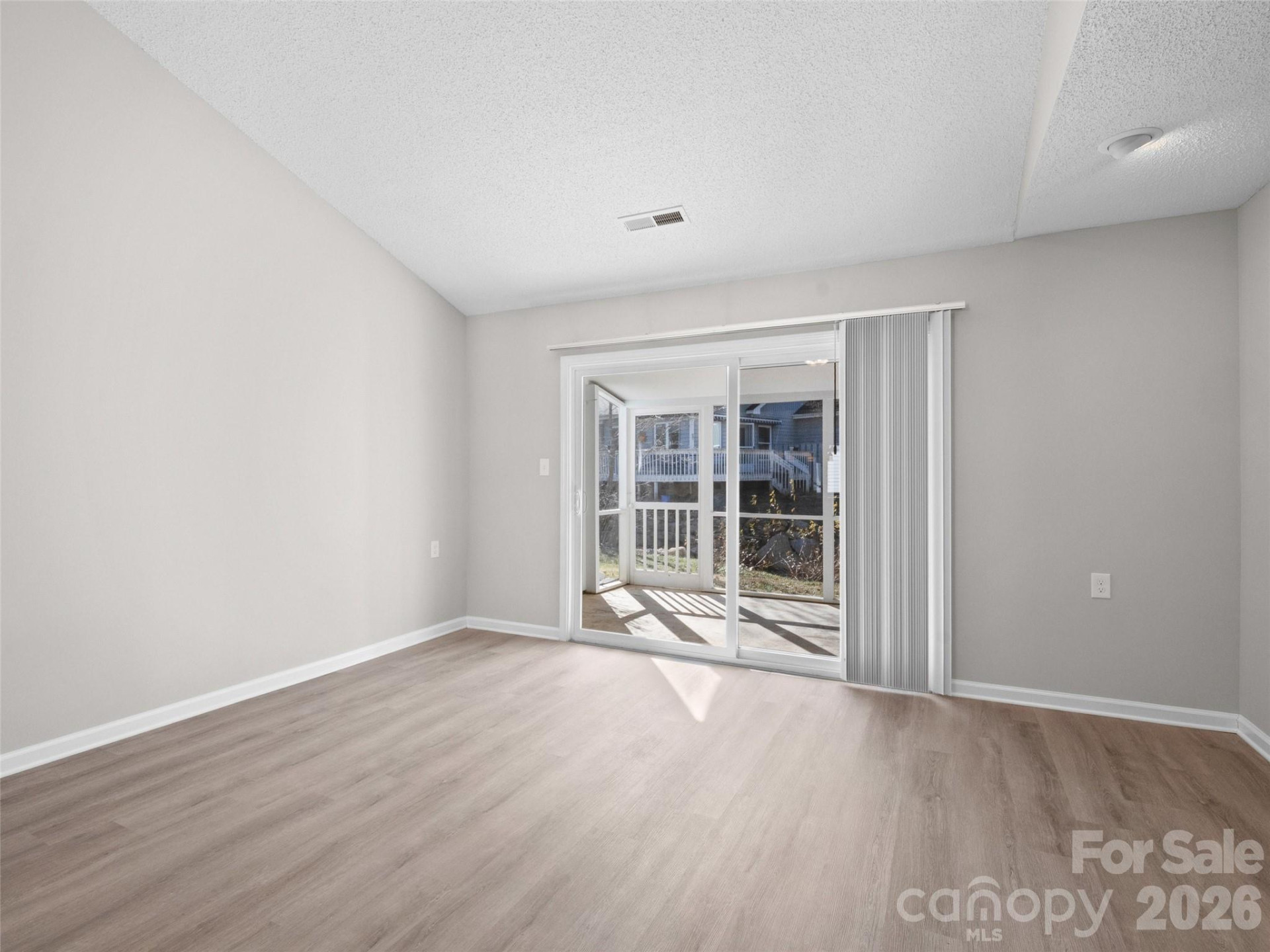 102 Llama Way - Photo 5