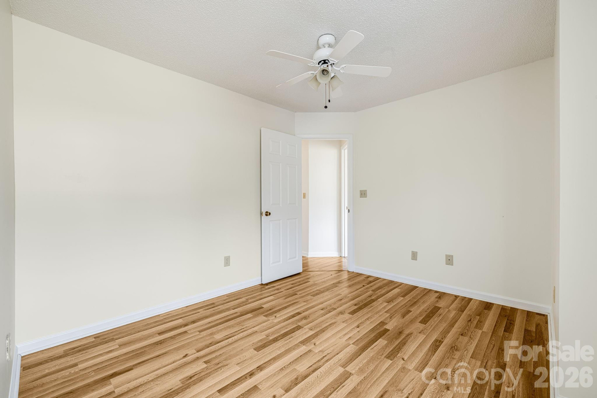 26 Golden Lane - Photo 29