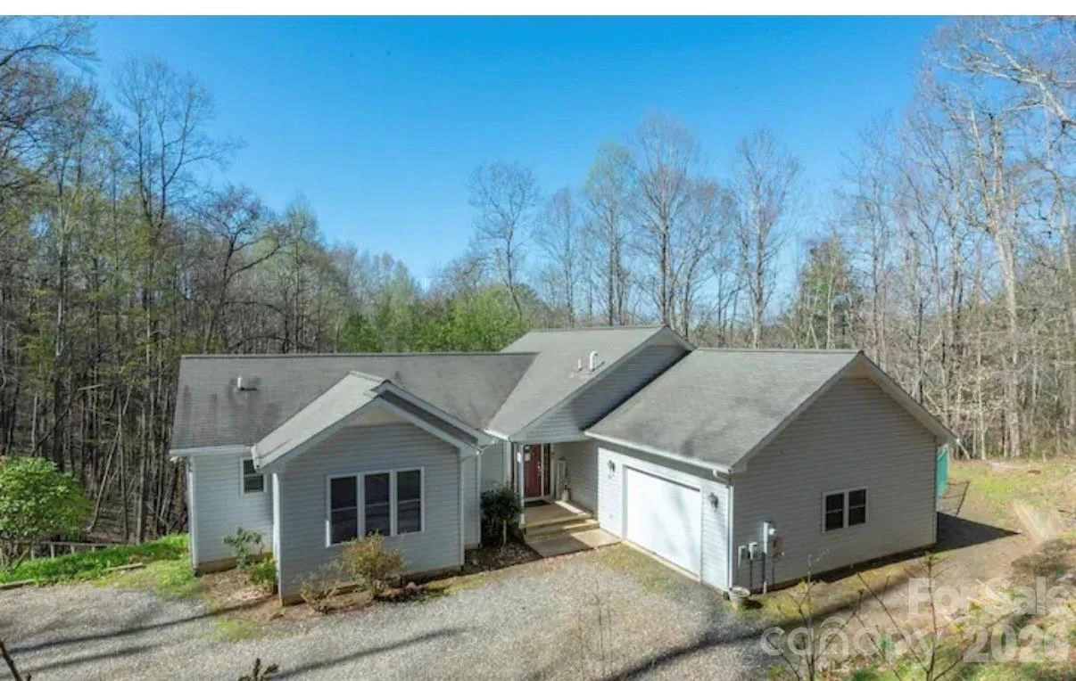269 Woodstock Drive - Photo 3