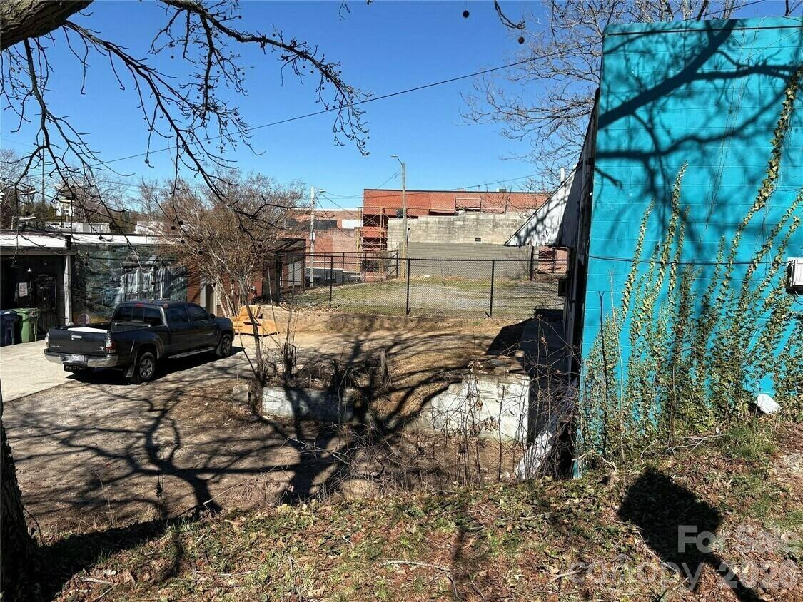 93 Broadway Street - Photo 11