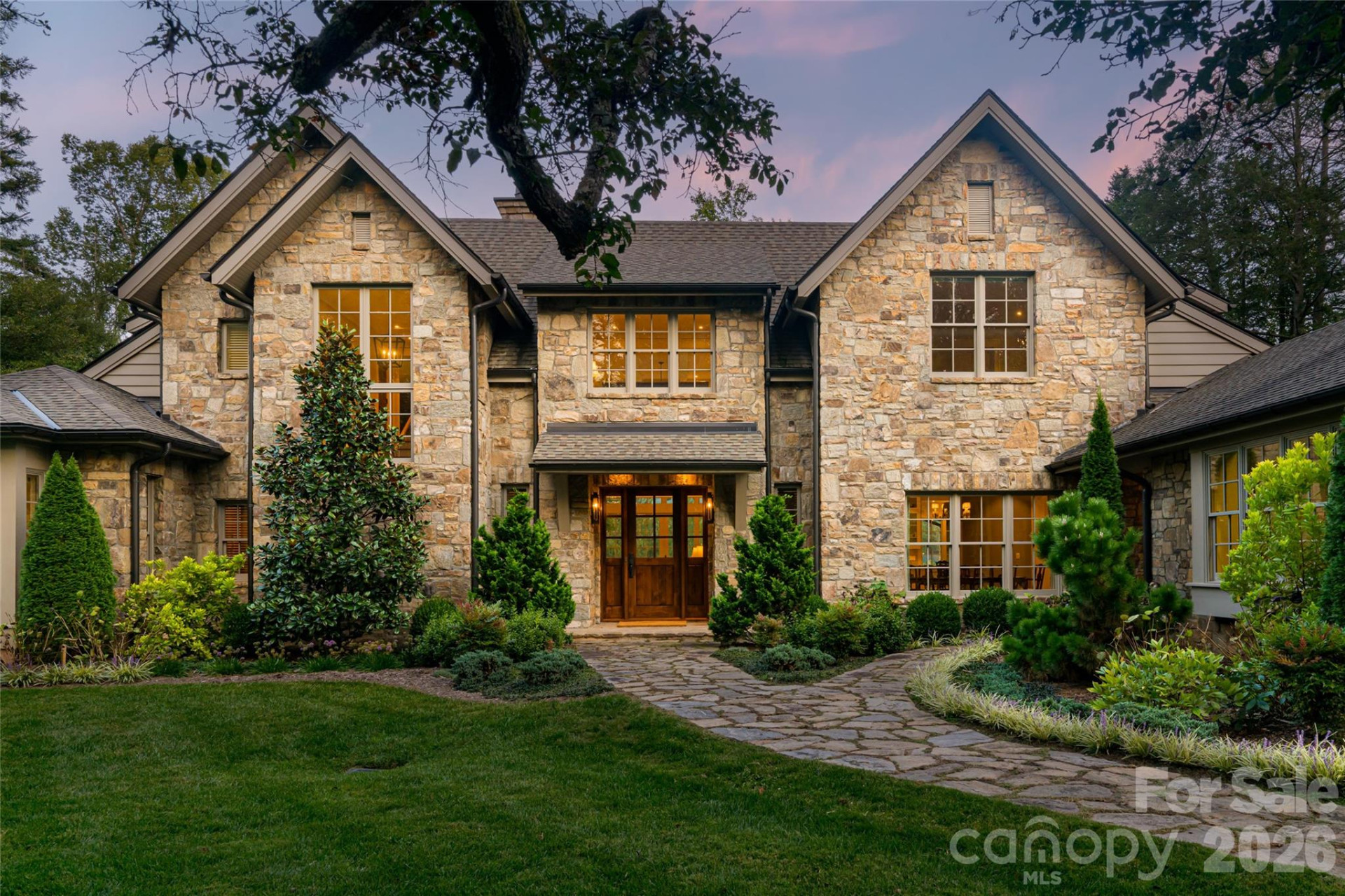 402 Vanderbilt Road - Photo 2