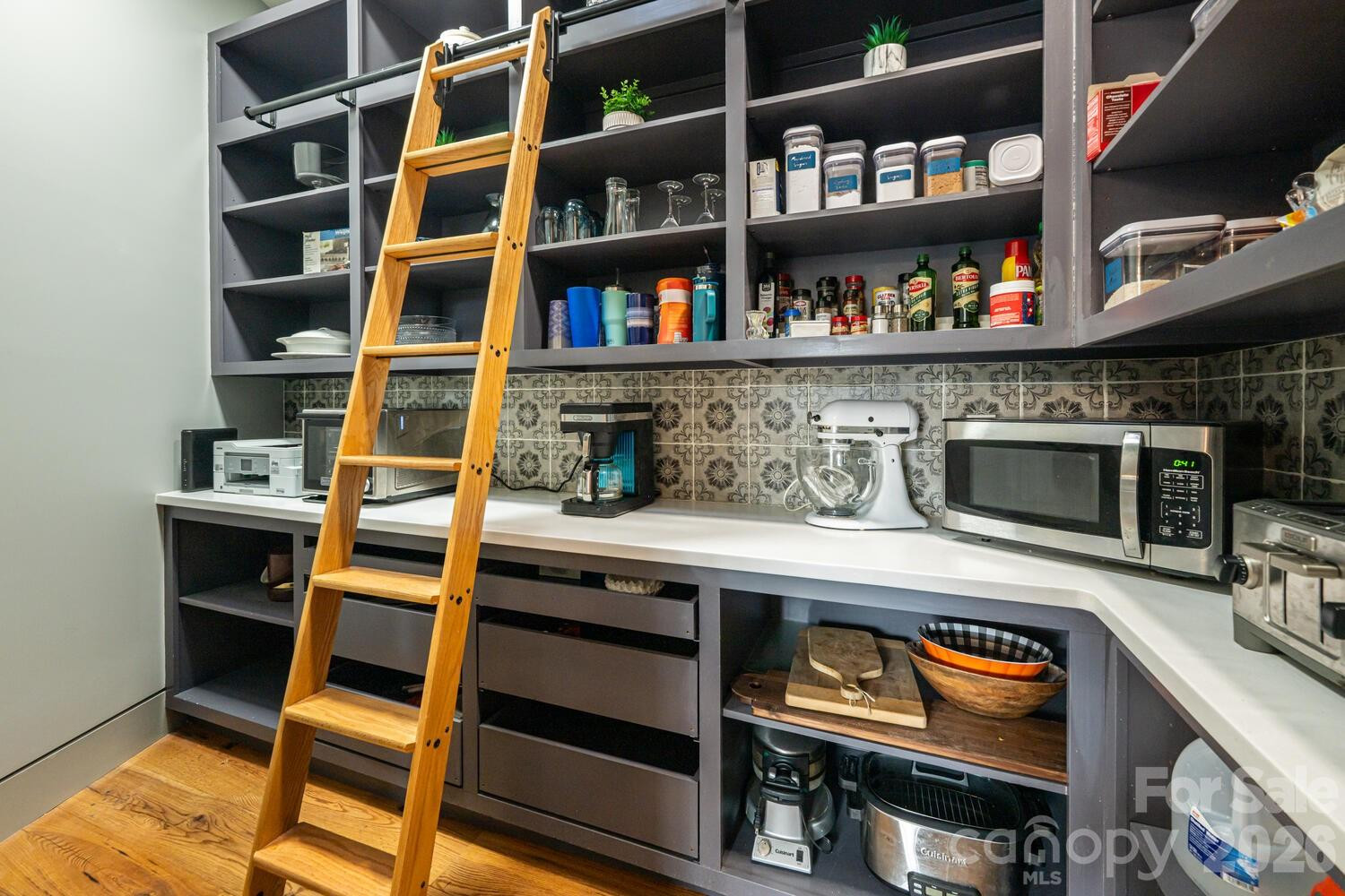 208 Glenroy Court - Photo 18