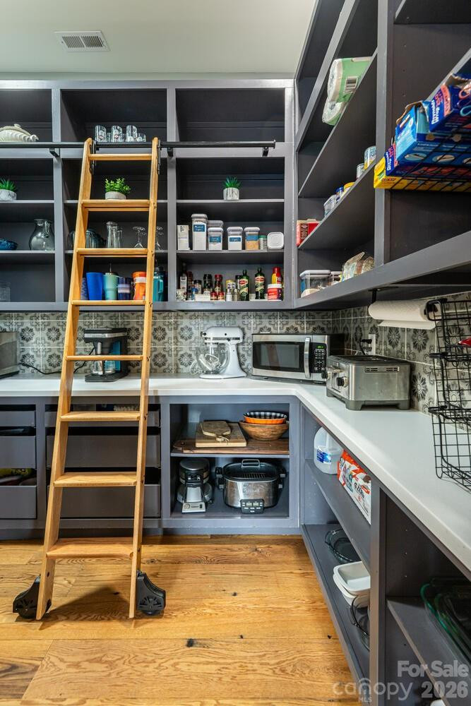 208 Glenroy Court - Photo 19