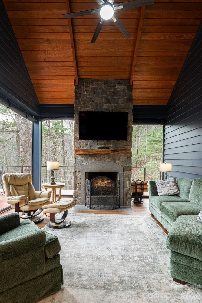 208 Glenroy Court - Photo 22