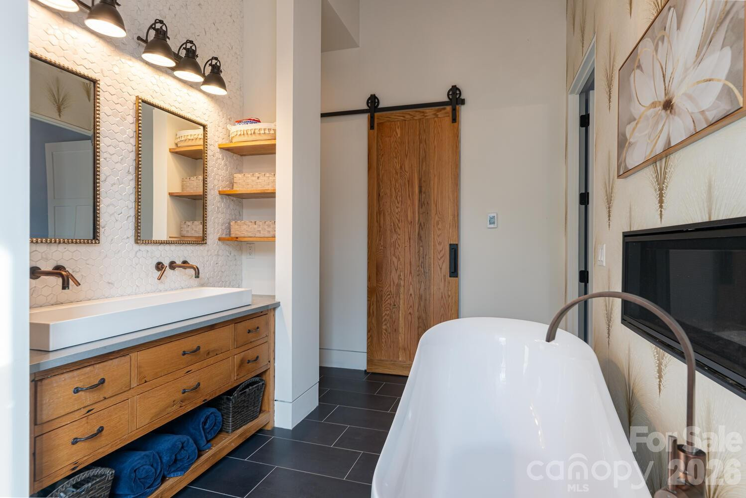 208 Glenroy Court - Photo 29